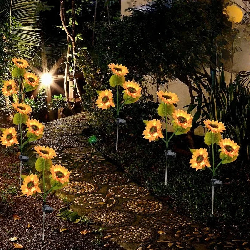 Solar Powered 3-Head Sunflower Outdoor Decorative Garden Light